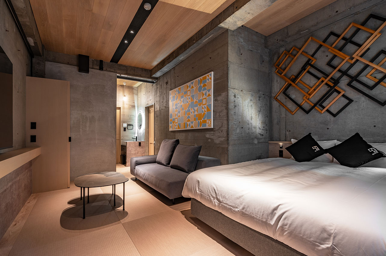 CONNECTING ROOM4
